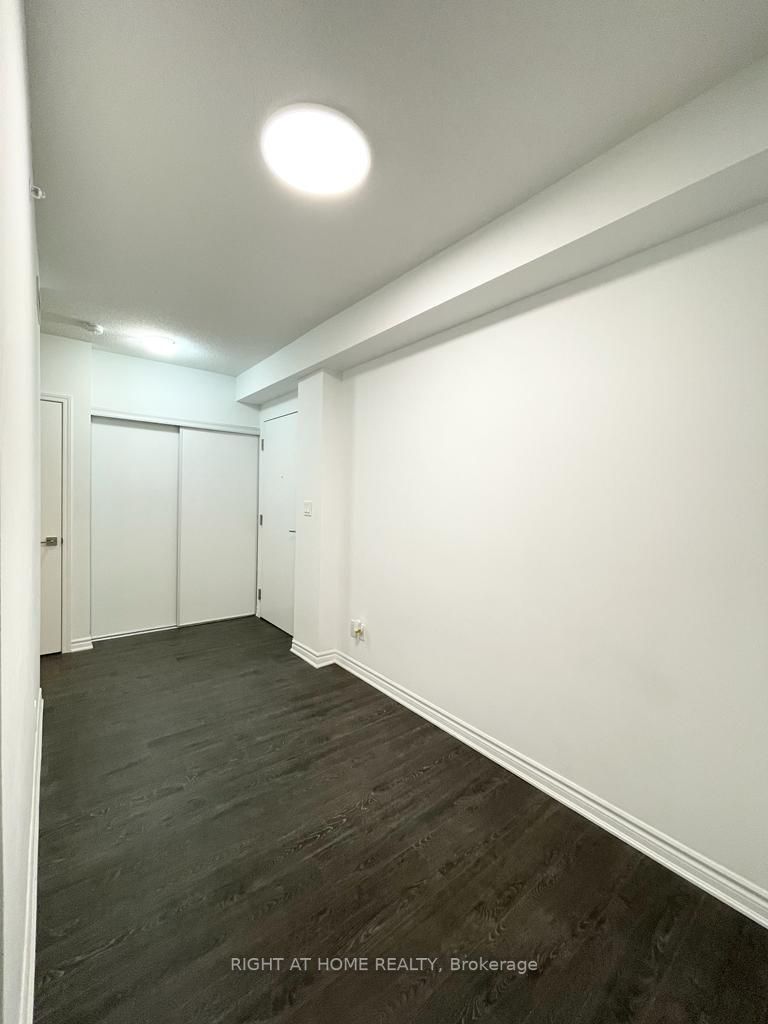 1 Falaise Rd 302