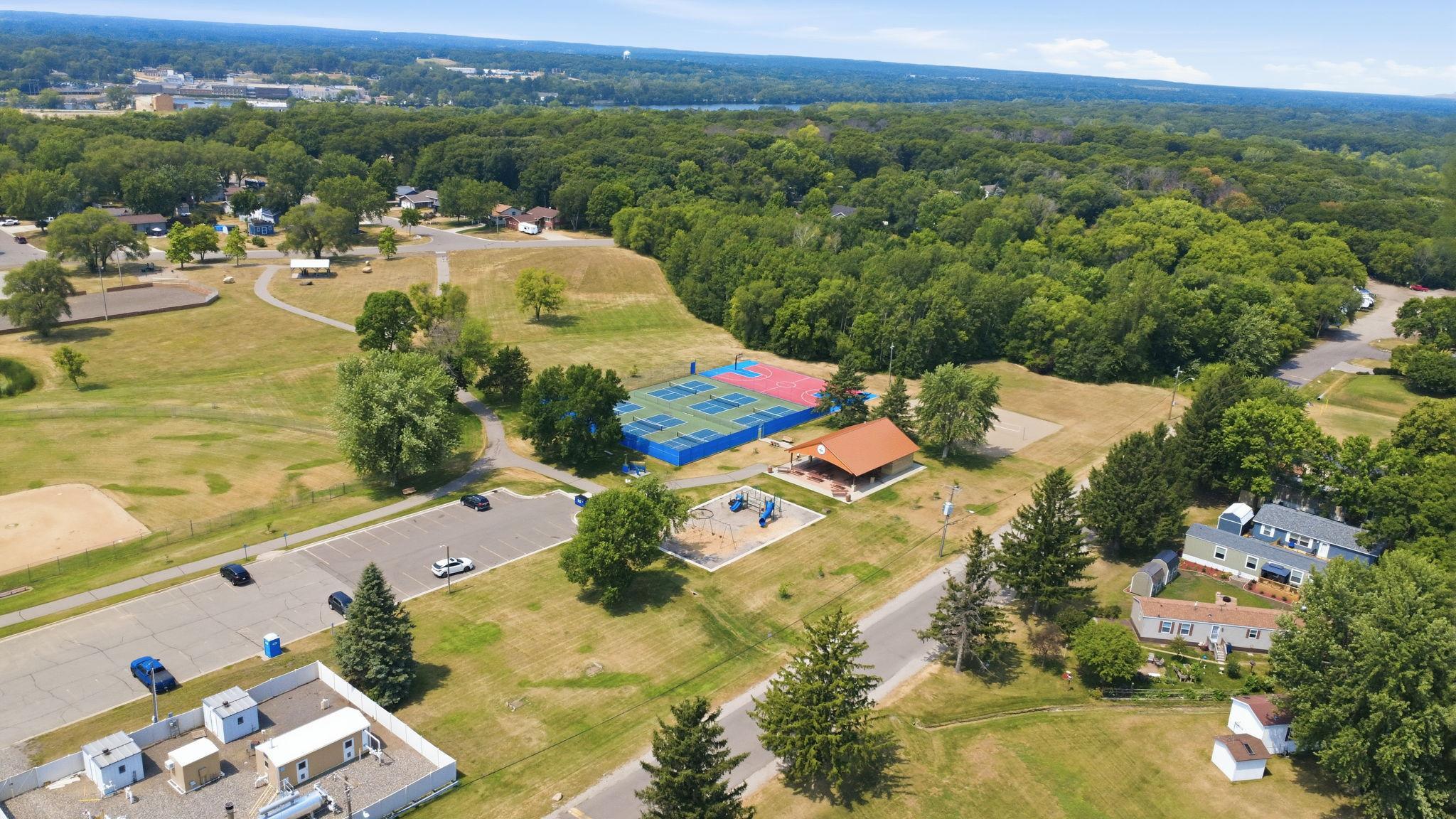 214 Highview Drive W