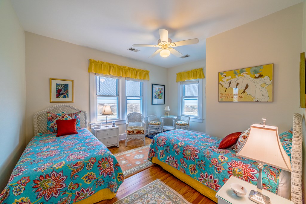 106 Bay Ave 15