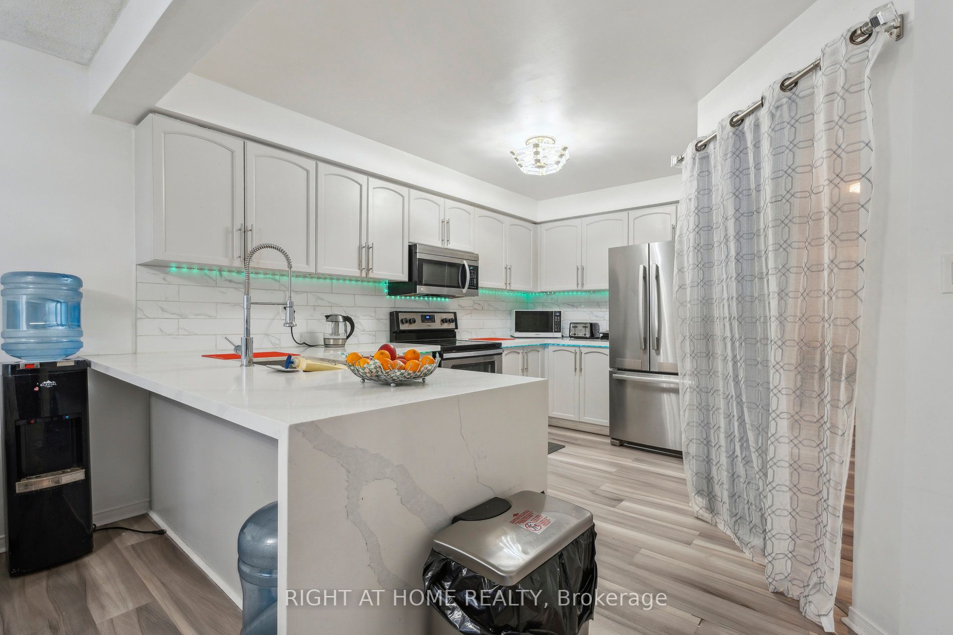 200 W Livingstone W St