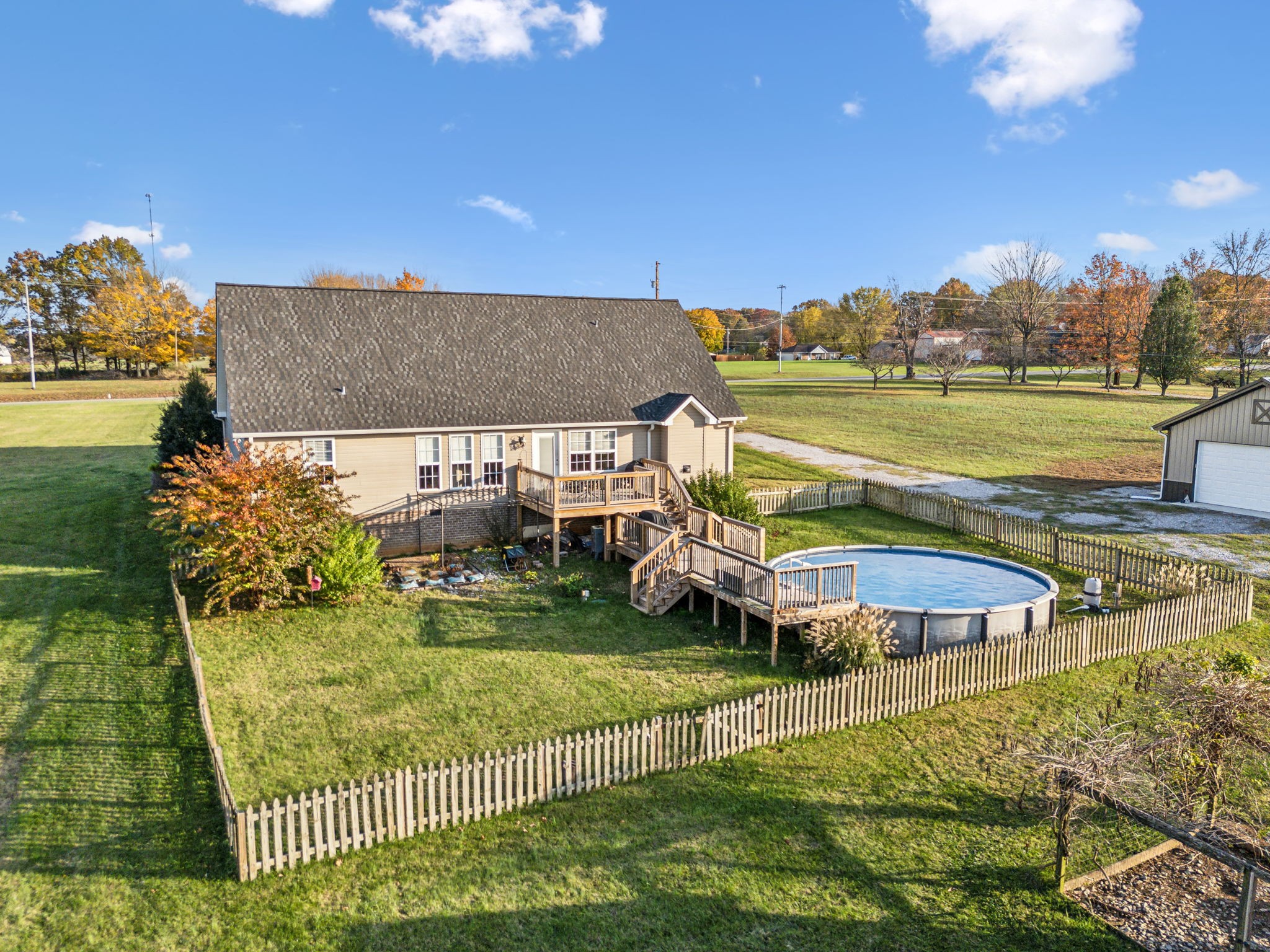 5881 Highway 31 W