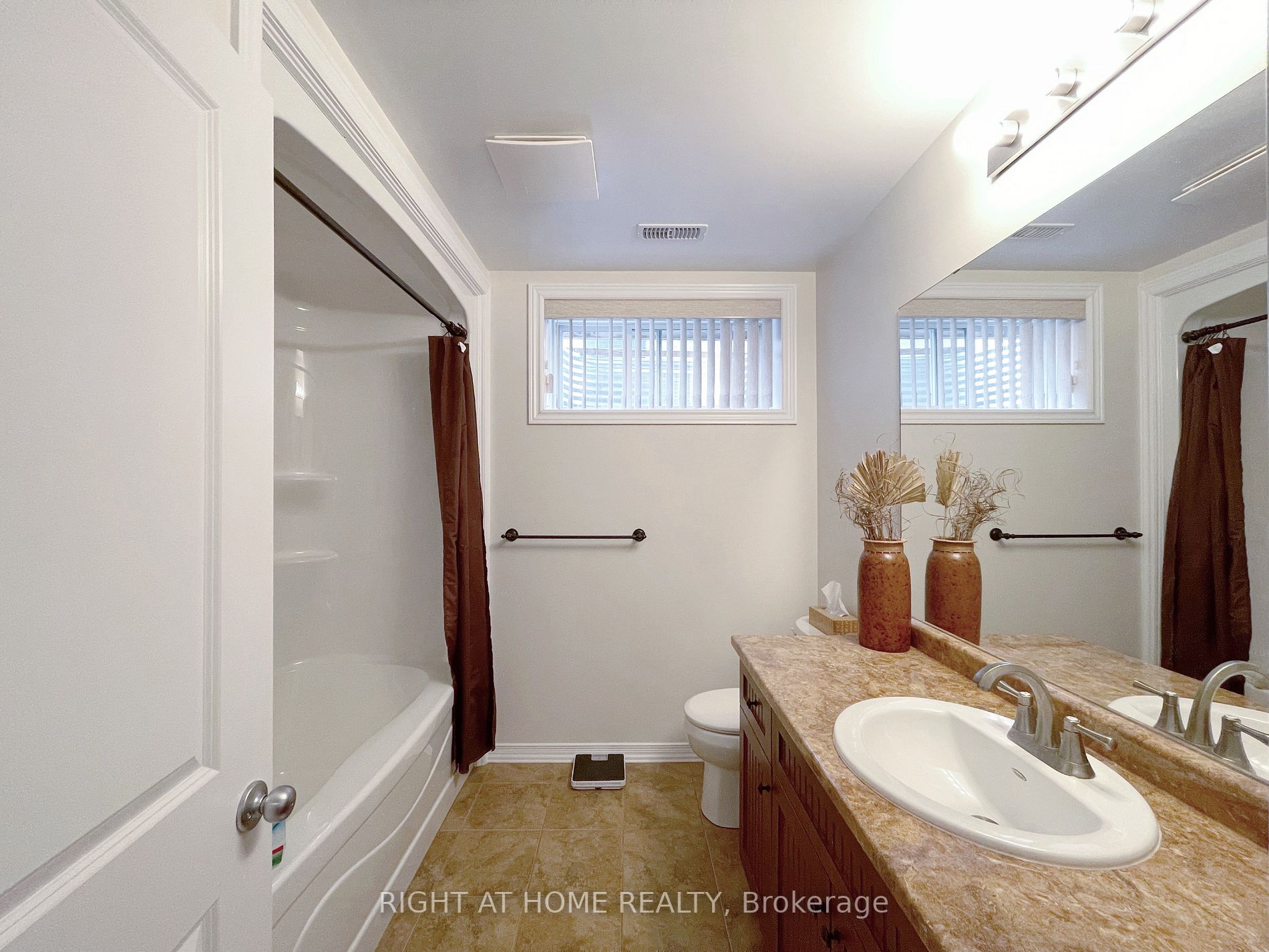 27 Portland St Lower