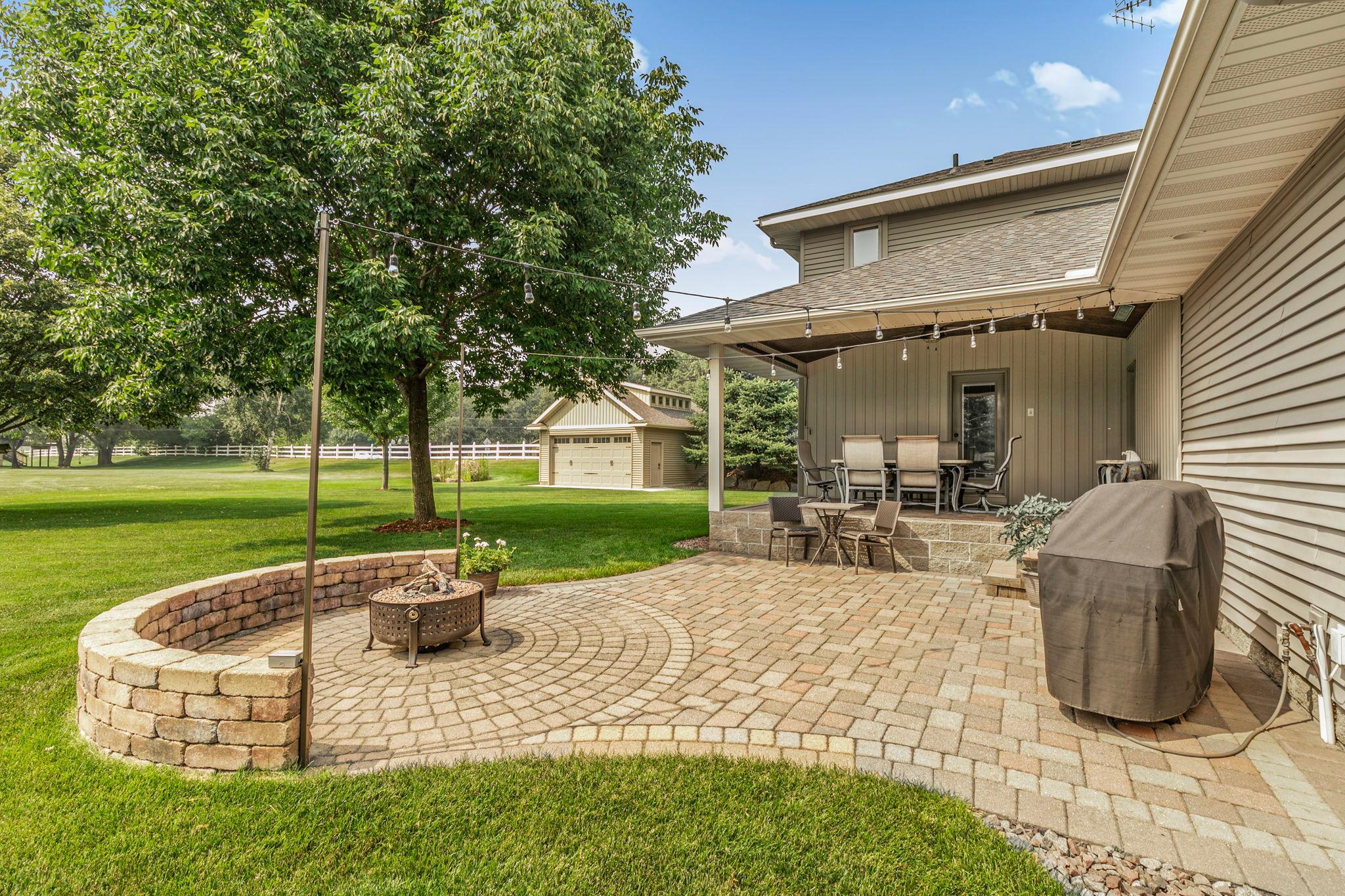 1201 Huntington Drive S