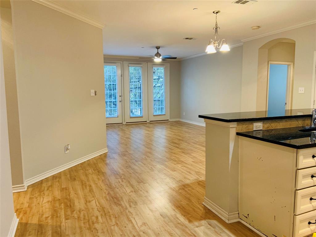 Welcome to your next home in the heart of Fort Worth downtown! This beautifully maintained 2-bedroom, 2-bath condo offers a peaceful retreat on a quiet street, just steps away from the vibrant energy of Fort Worth.
Step inside to an open-concept living space filled with natural light and a layout perfect for both relaxing and entertaining. The primary bedroom features a private ensuite for your comfort, while the second bedroom is ideal for guests, a roommate, or a home office.
Key features include: Prime downtown location (restaurants, retails, medical center, TCU, Main St and Magnolia are just minutes away), bright and spacious layout, large windows and abundant natural light, quiet, peaceful street exposure, ensuite in primary bedroom, Minimum 180 days (6 months) lease, refrigerator, dishwasher, cooktop, stove, oven, microwave and laundry washer and dryer included, pet welcome (breed restriction and fees apply). This unit is ideal for anyone seeking a comfortable and convenient lifestyle downtown.