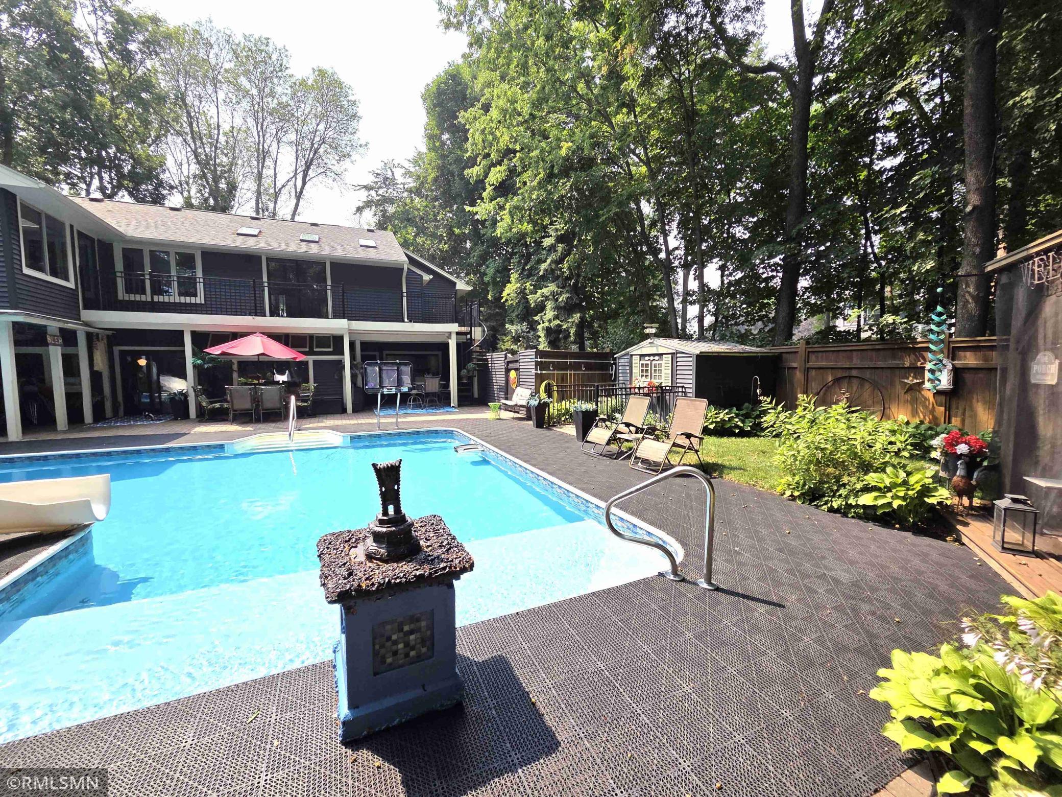 13060 Oakview Lane N