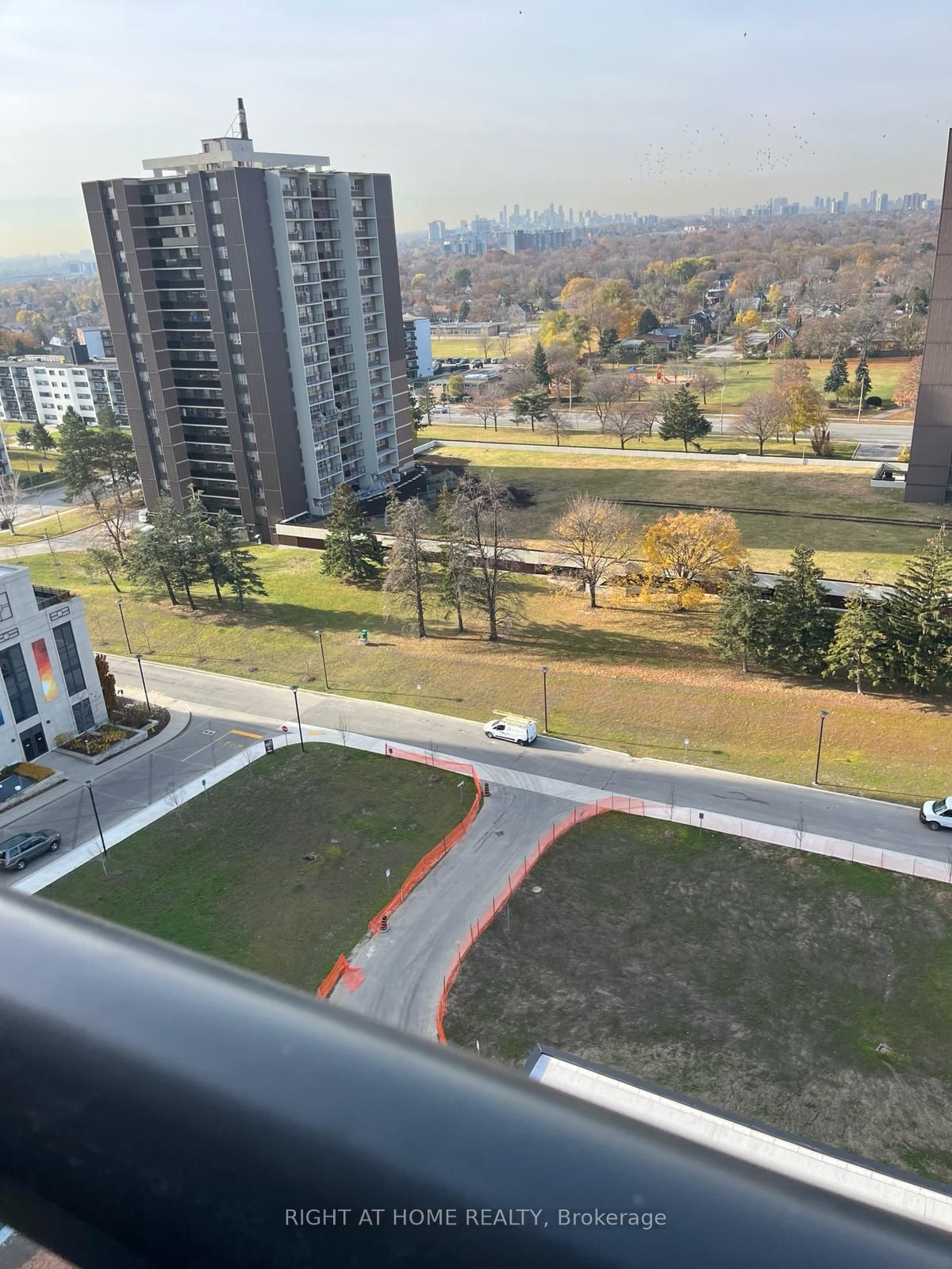 10 Eva Rd 1303
