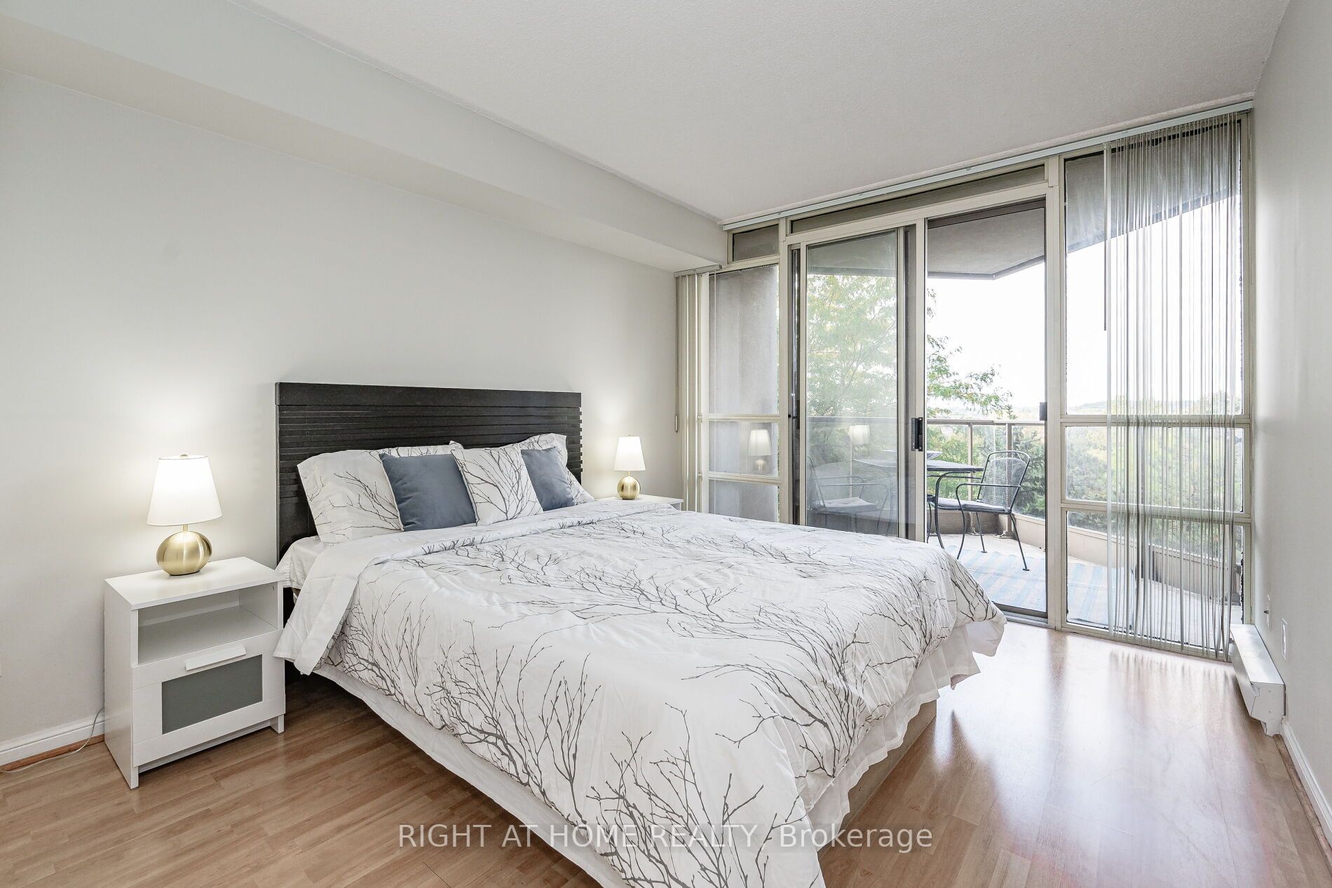 45 Kingsbridge Garden Circ 503