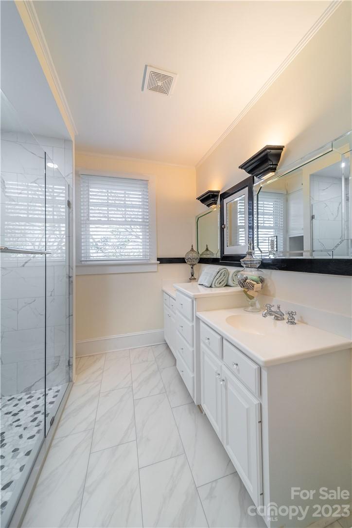 600 West Union Street