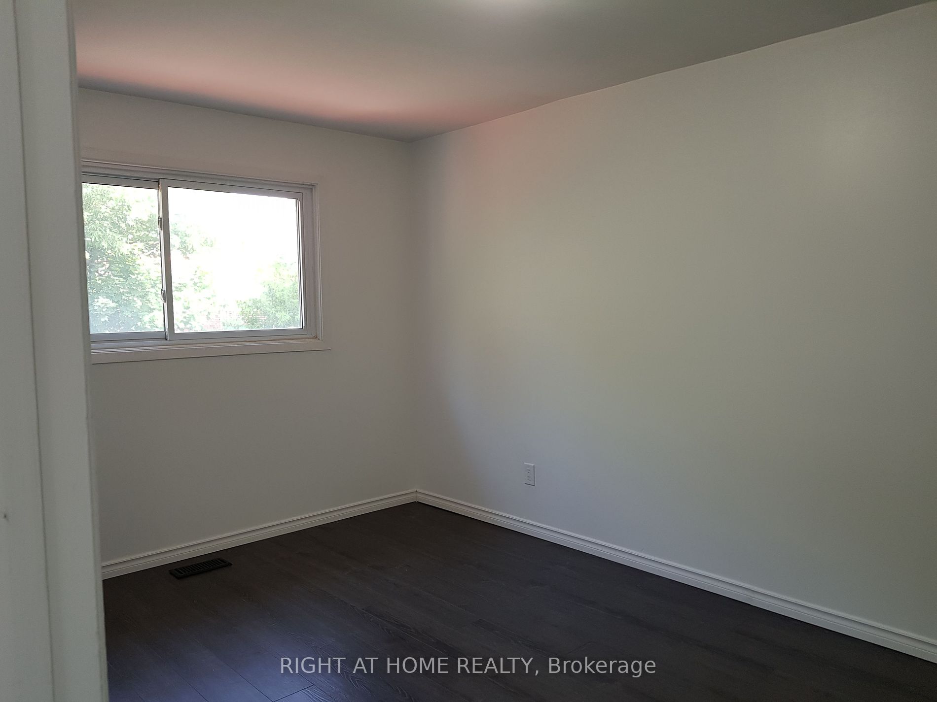1310 Luna Crt Upper
