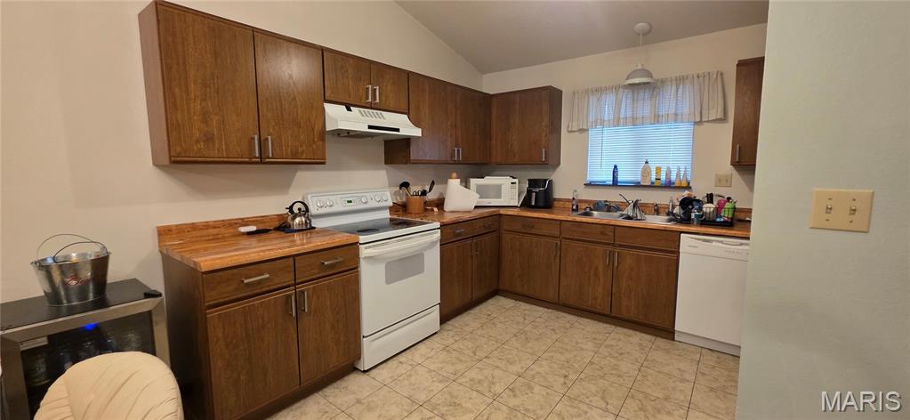 18976 Pine Lake Road D10