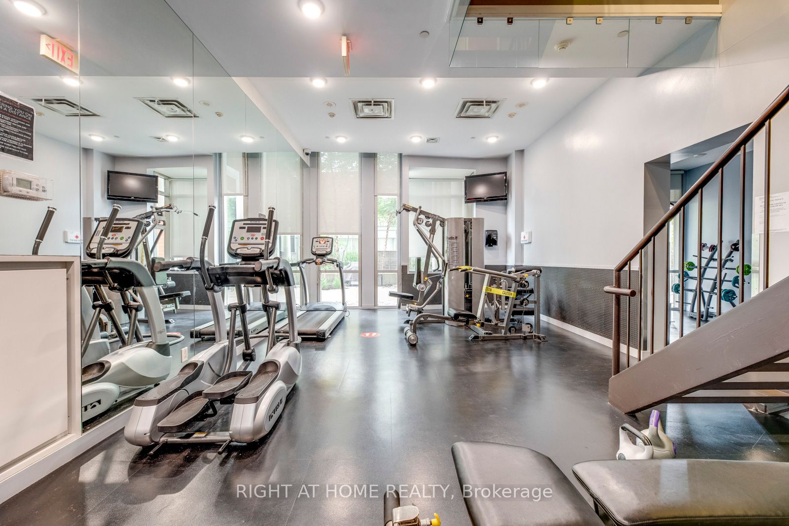 30 Canterbury Pl 1207