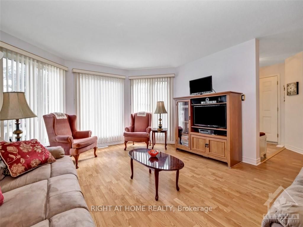 144 SANDRA Cres