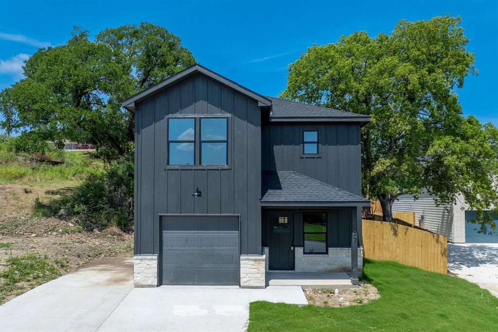 New build in great central location of Fort Worth! Featuring 3 beds 2.1 baths and 2 living rooms. Enjoy having the main living room down stairs to entertain guests. Second living room or game room is upstairs perfect for the kids to have their own space. Purchase with peace of mind knowing everything is new and comes with a builder's warranty!