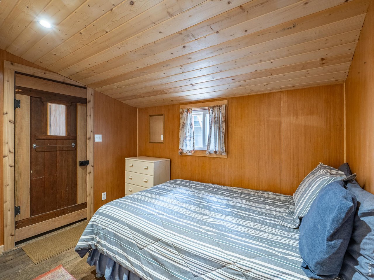 37 Teddys Ln