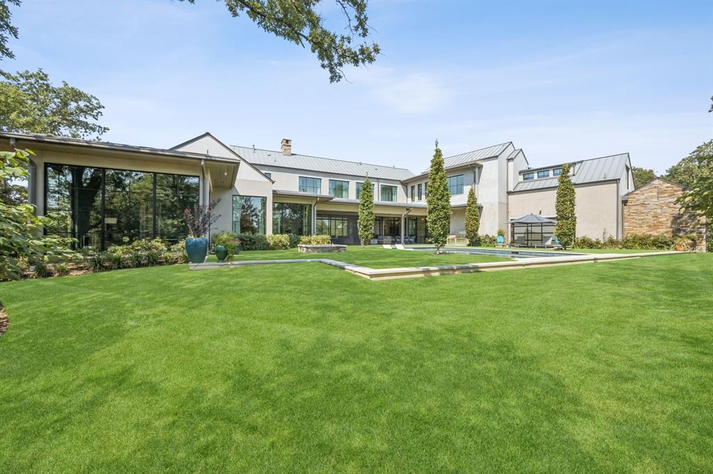 1502 Bluffview Drive