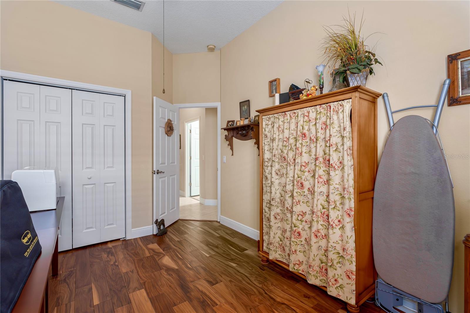 5911 Laurel Creek Trail