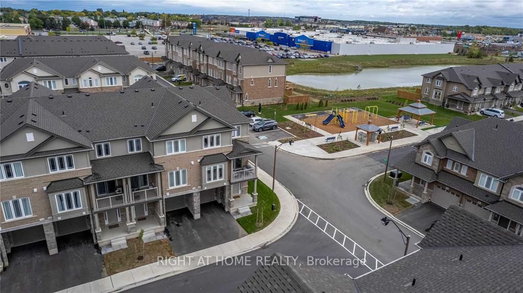 2 Aquarius Cres
