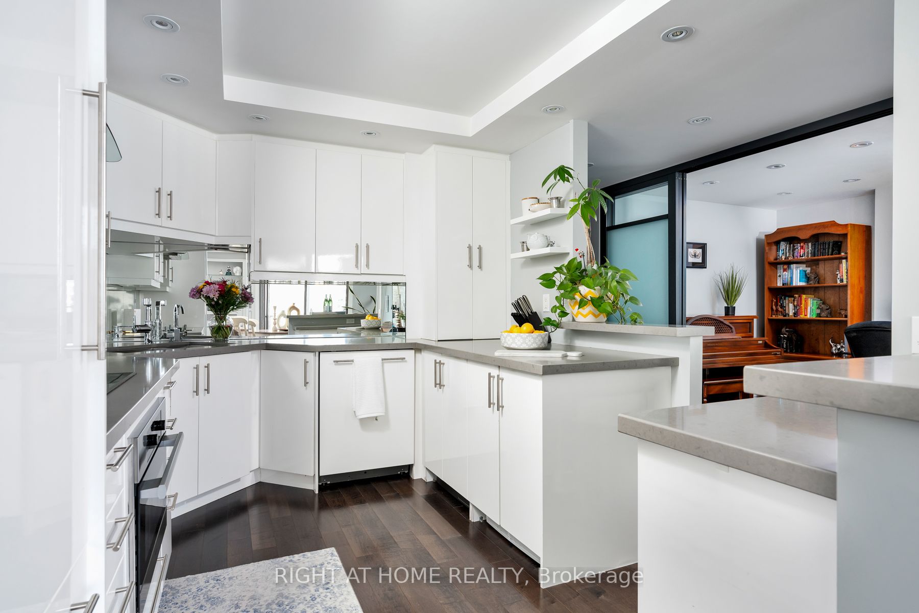 33 Harbour Sq 2841