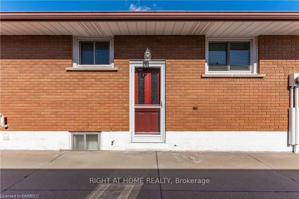 60 Champlain Ave Lower U