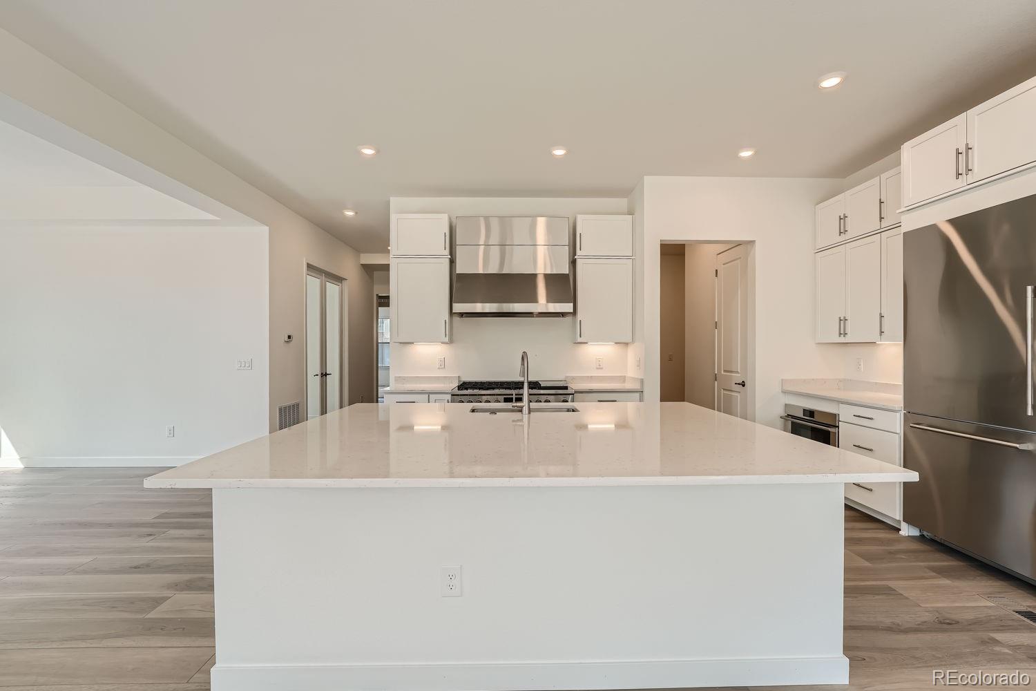 2948 S Quartz Street