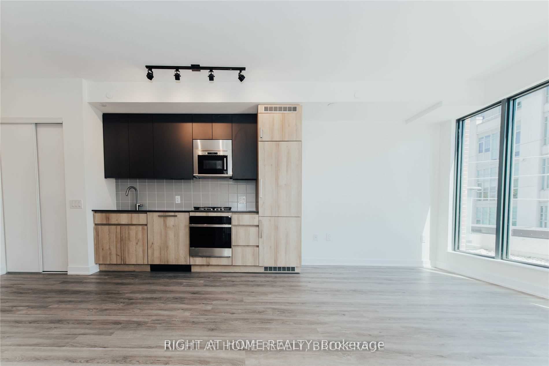 430 Roncesvalles Ave 406