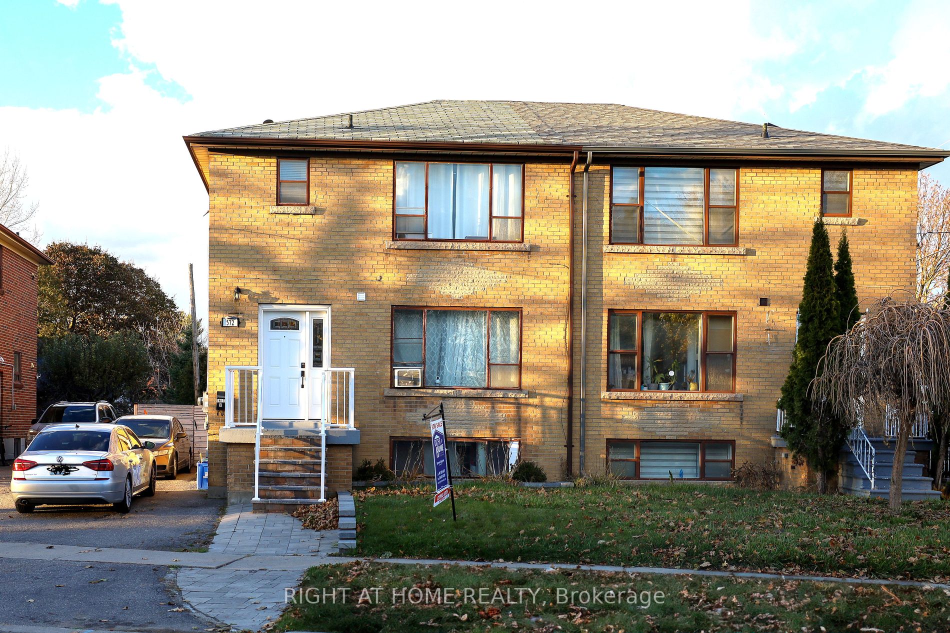 572 Crerar Ave