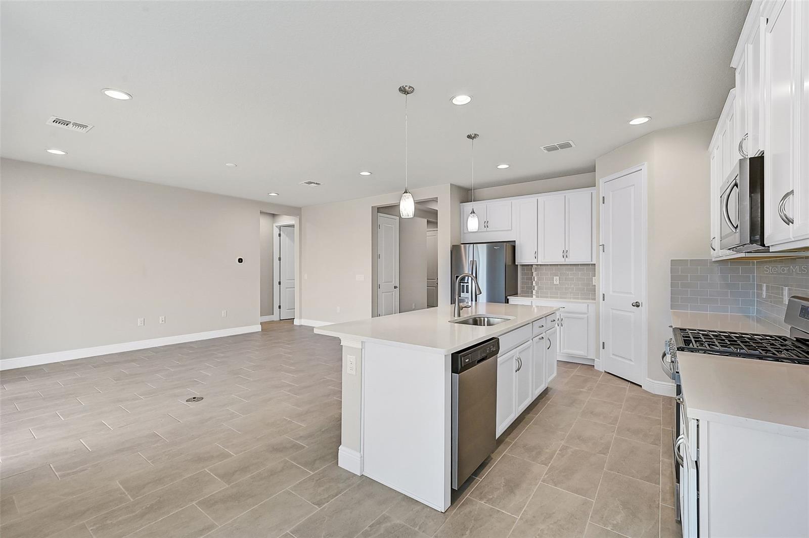 5782 Long Shore Loop