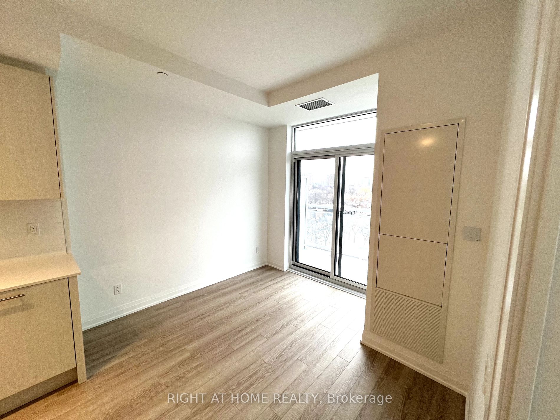 286 Main St 706