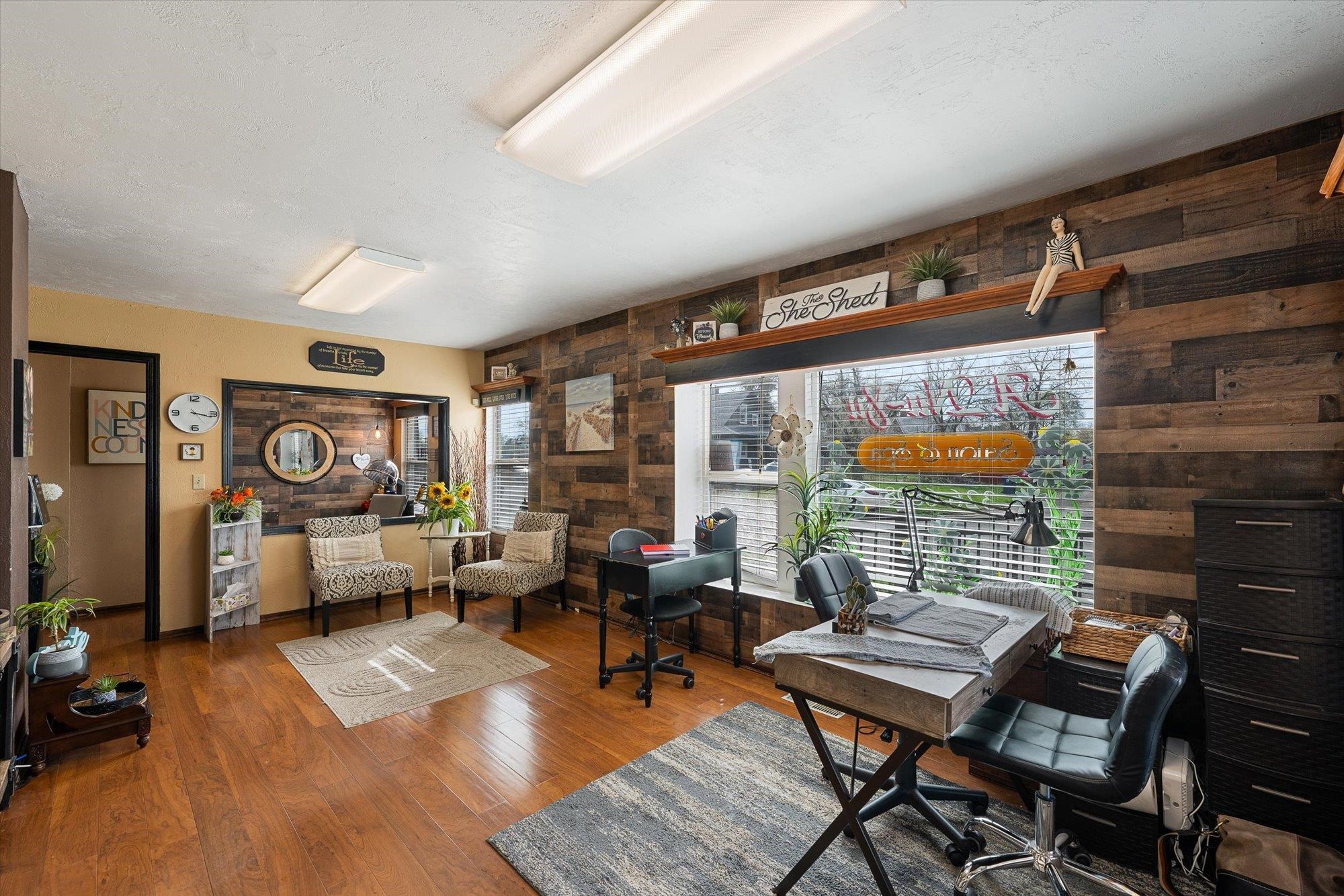 1321 W Northwest Blvd