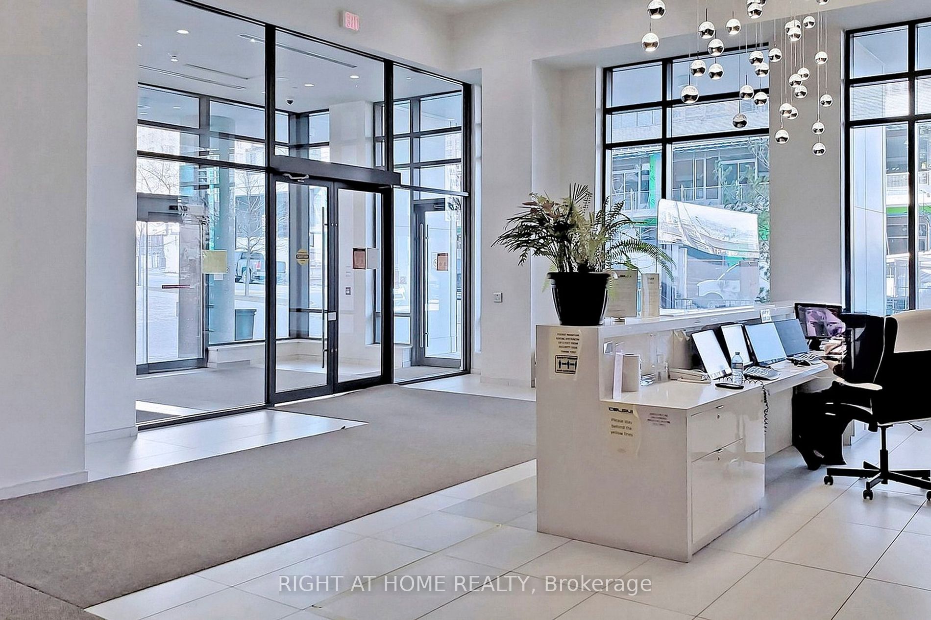 68 Canterbury Pl 902