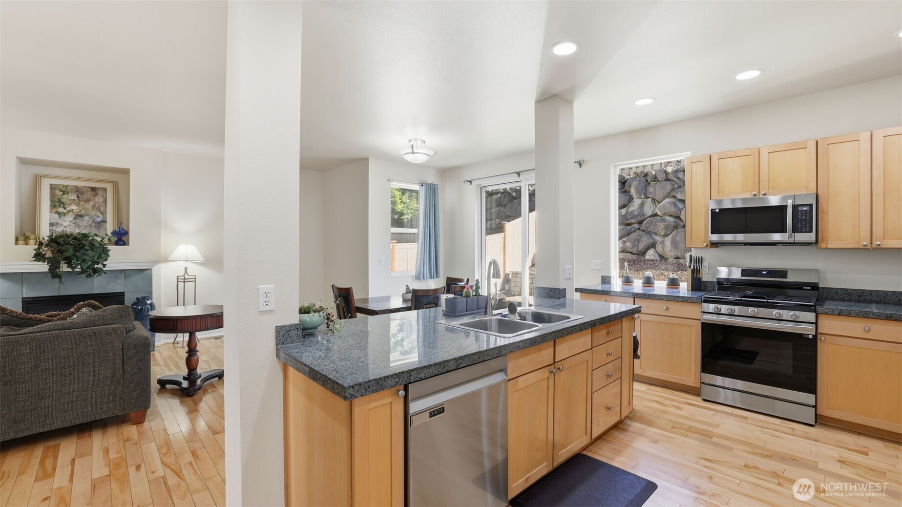 6114 Montevista Drive SE