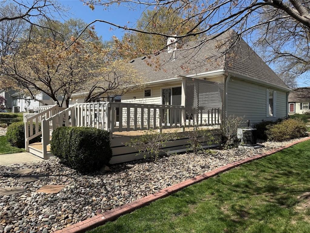 3707 NE 49th Terrace