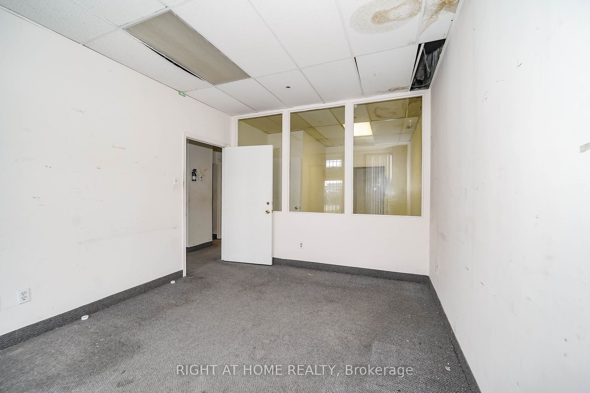 26-30 Six Point Rd Ofc (A)