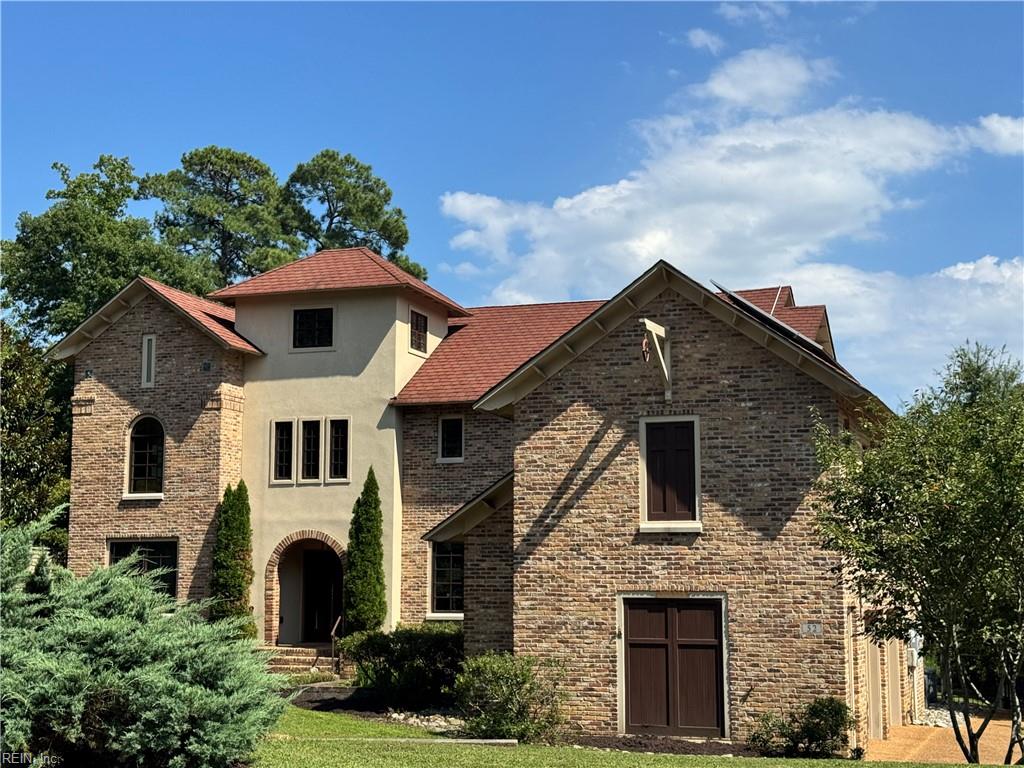 52 Queens Court