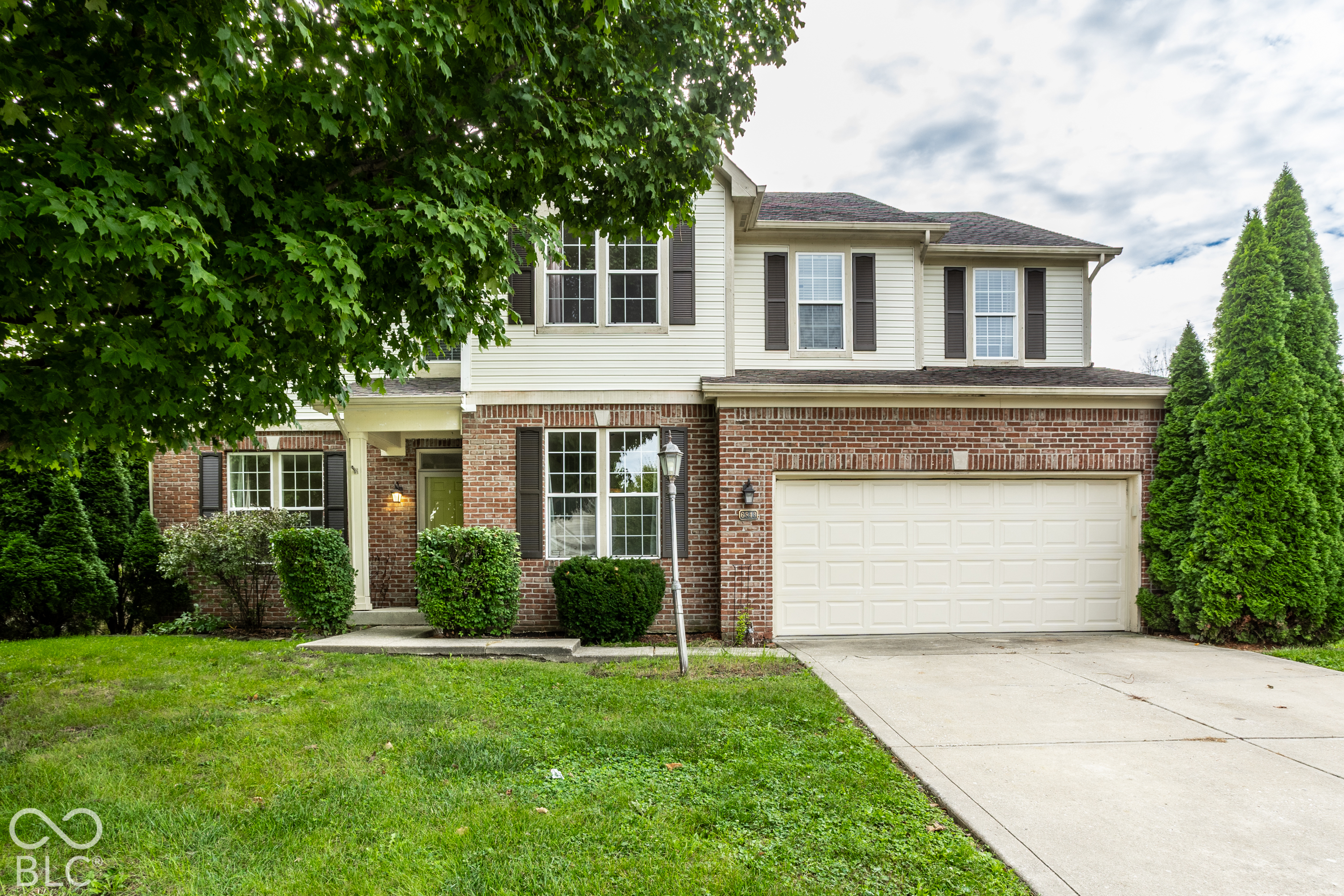 6843 Thousand Oaks Lane