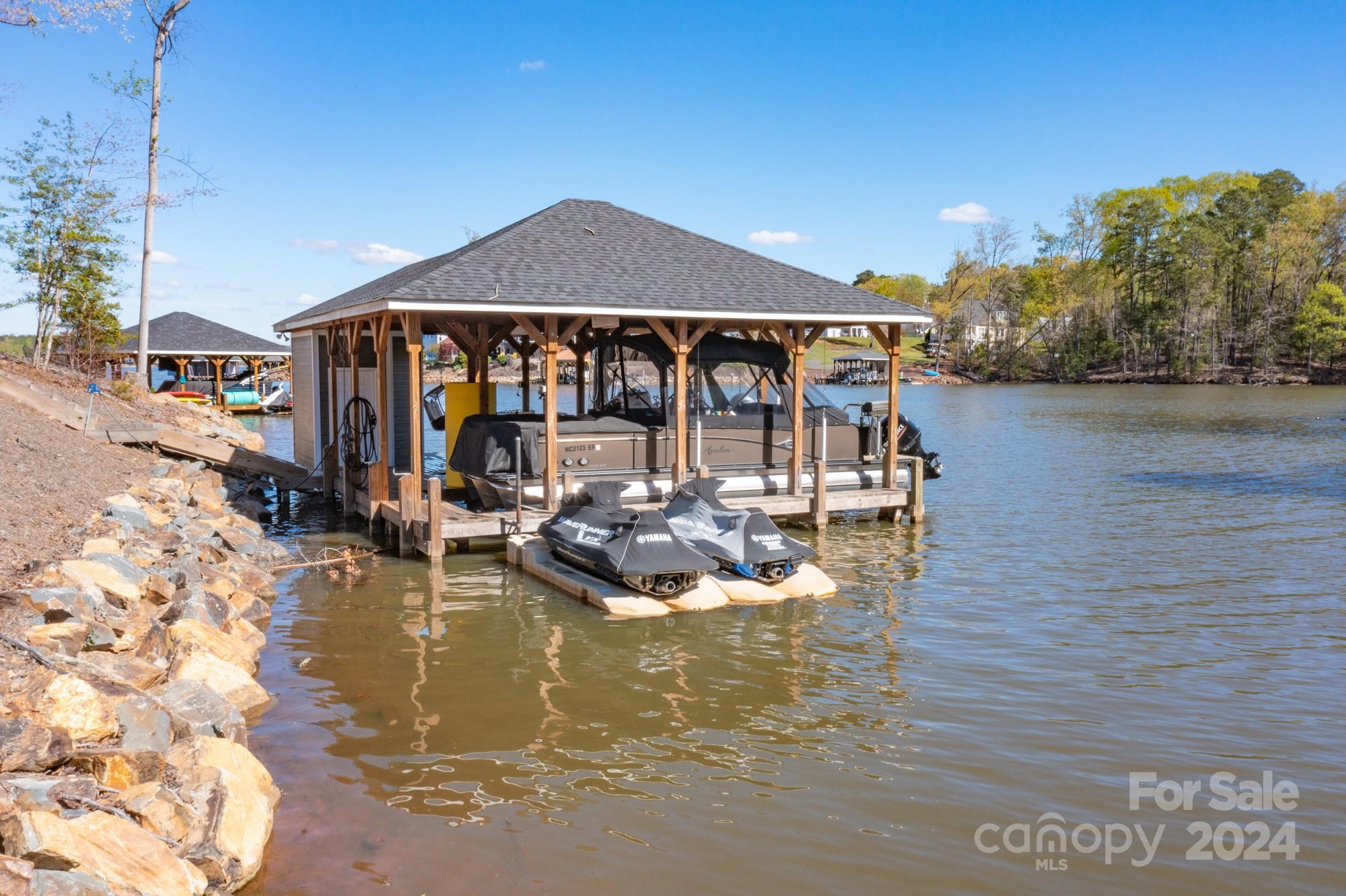 376 Landing Trail