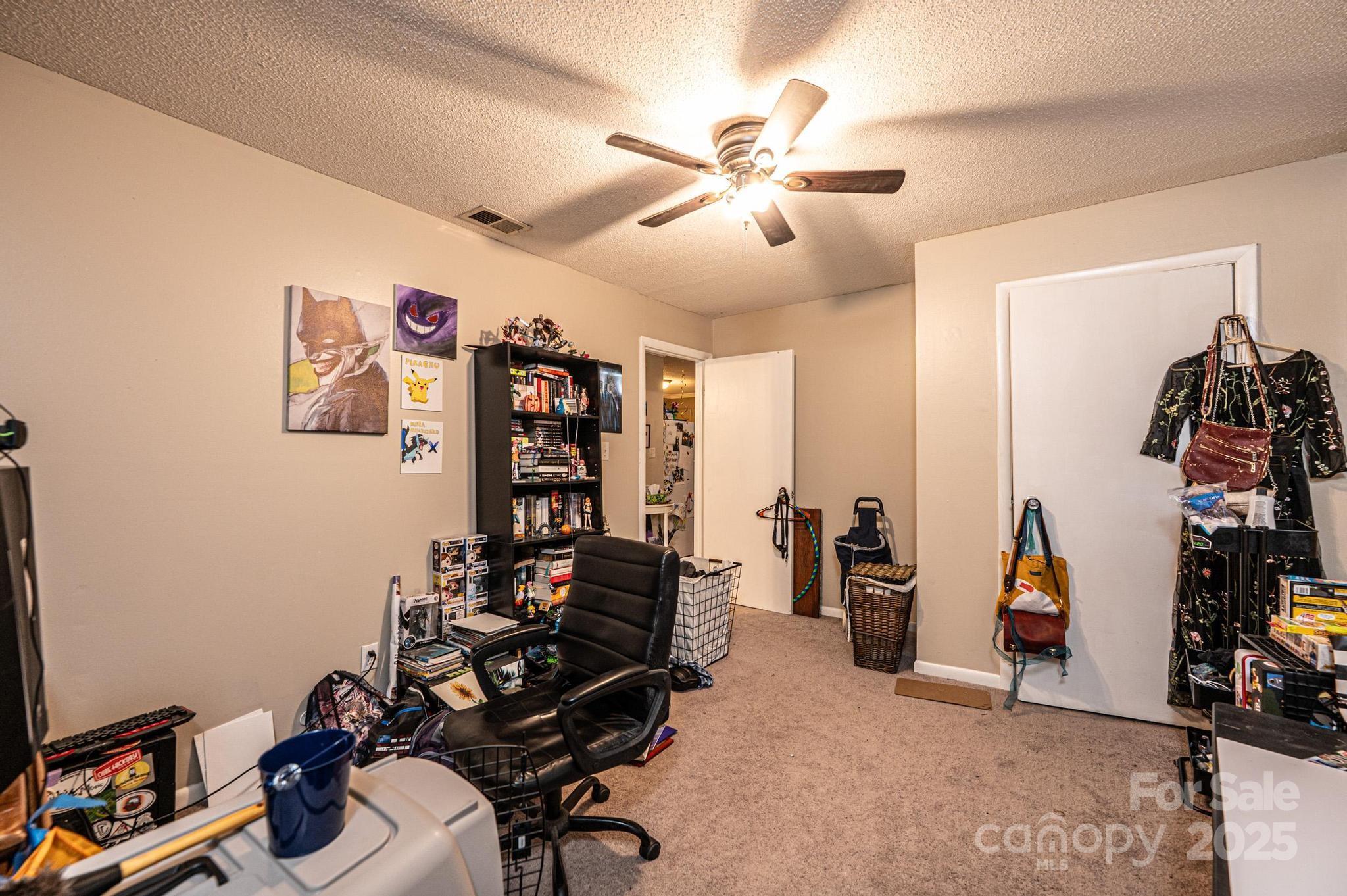 711 Meredith Court SW