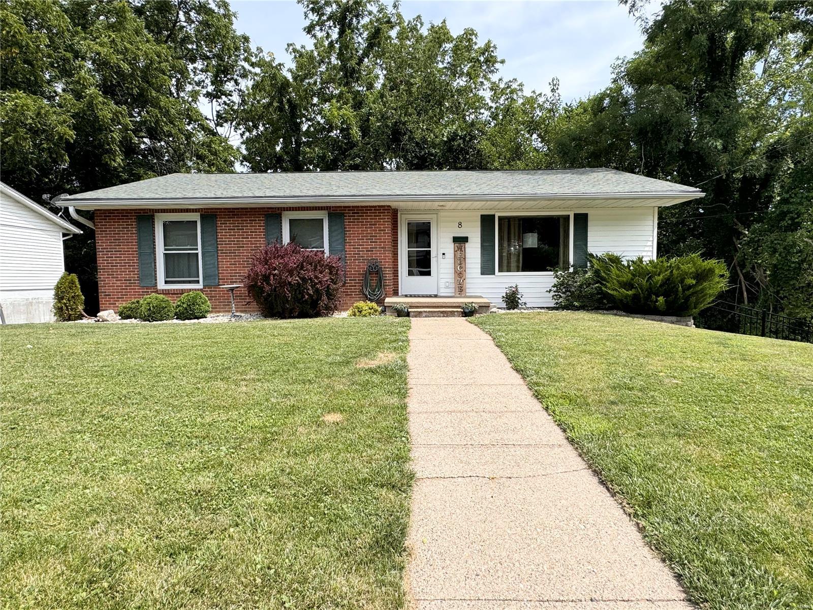 8 Hawthorne Lane