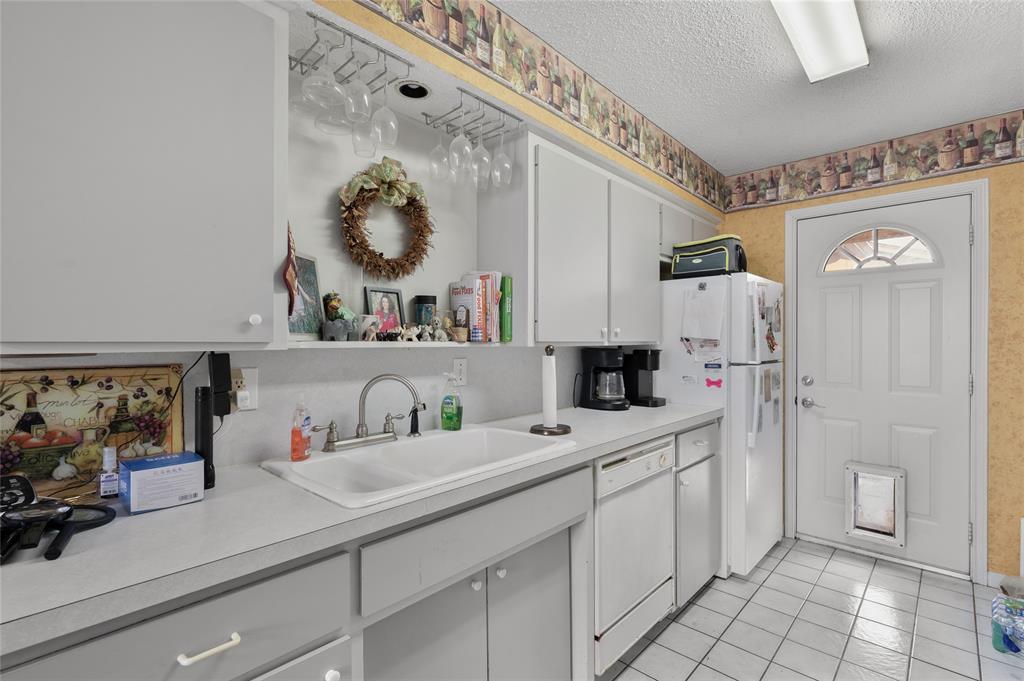 702 Hillside Drive
