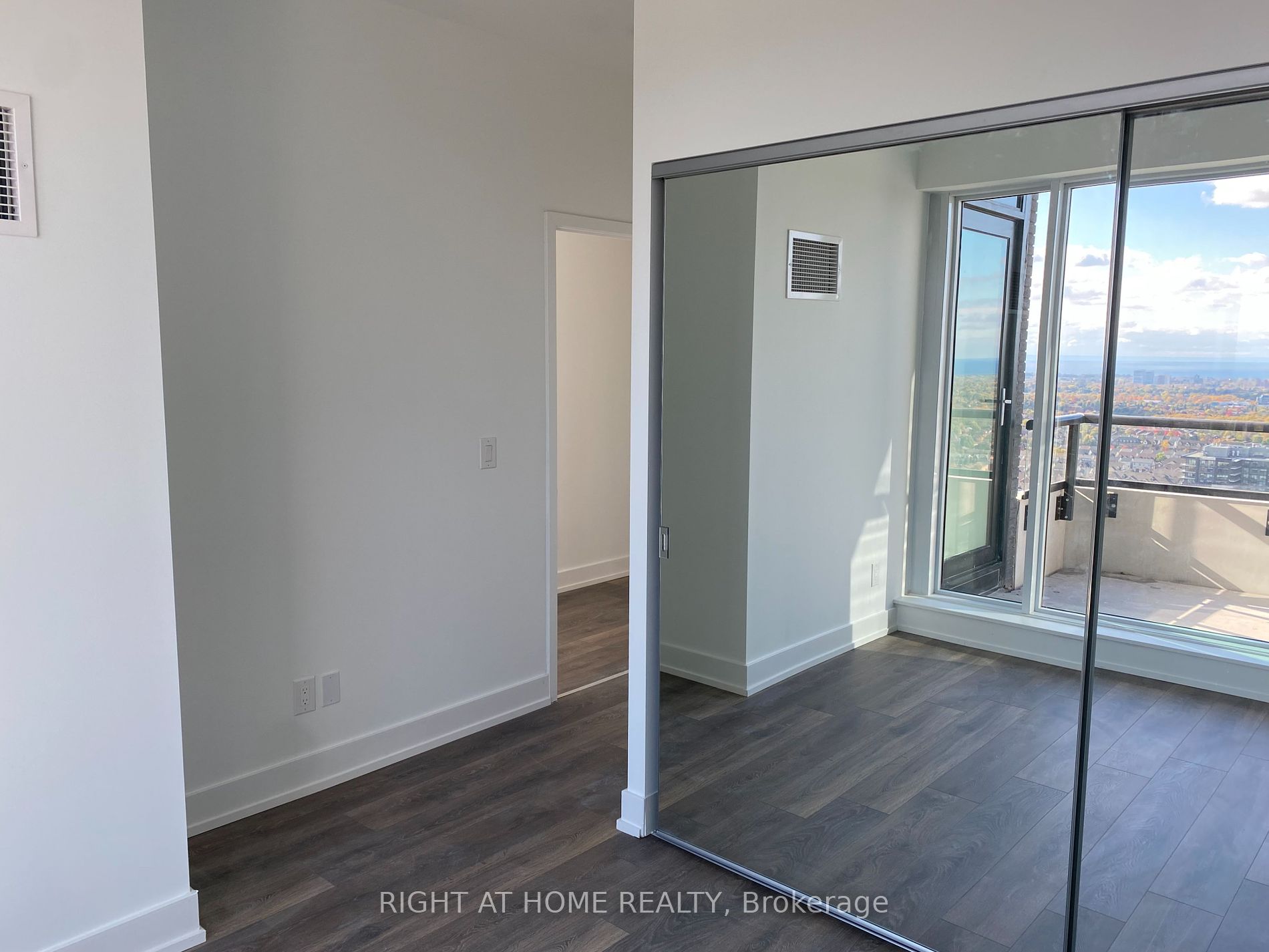 297 Oak Walk Dr 2503