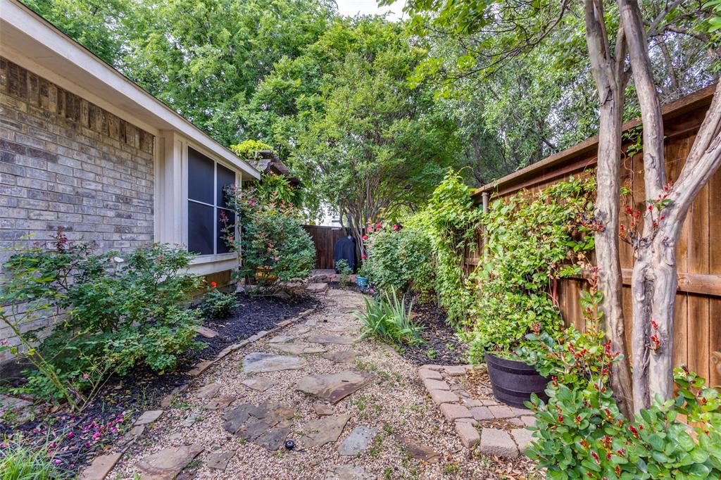 5000 Stonecrest Drive
