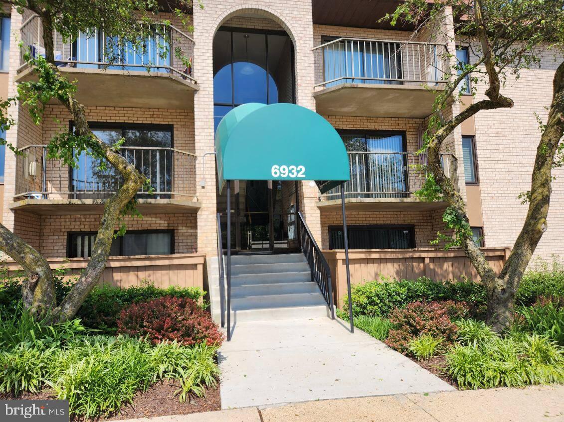 6932 Hanover Parkway 303