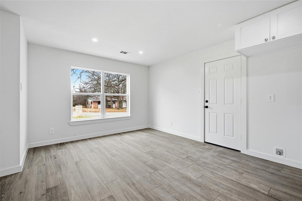 104 N Imperial Drive