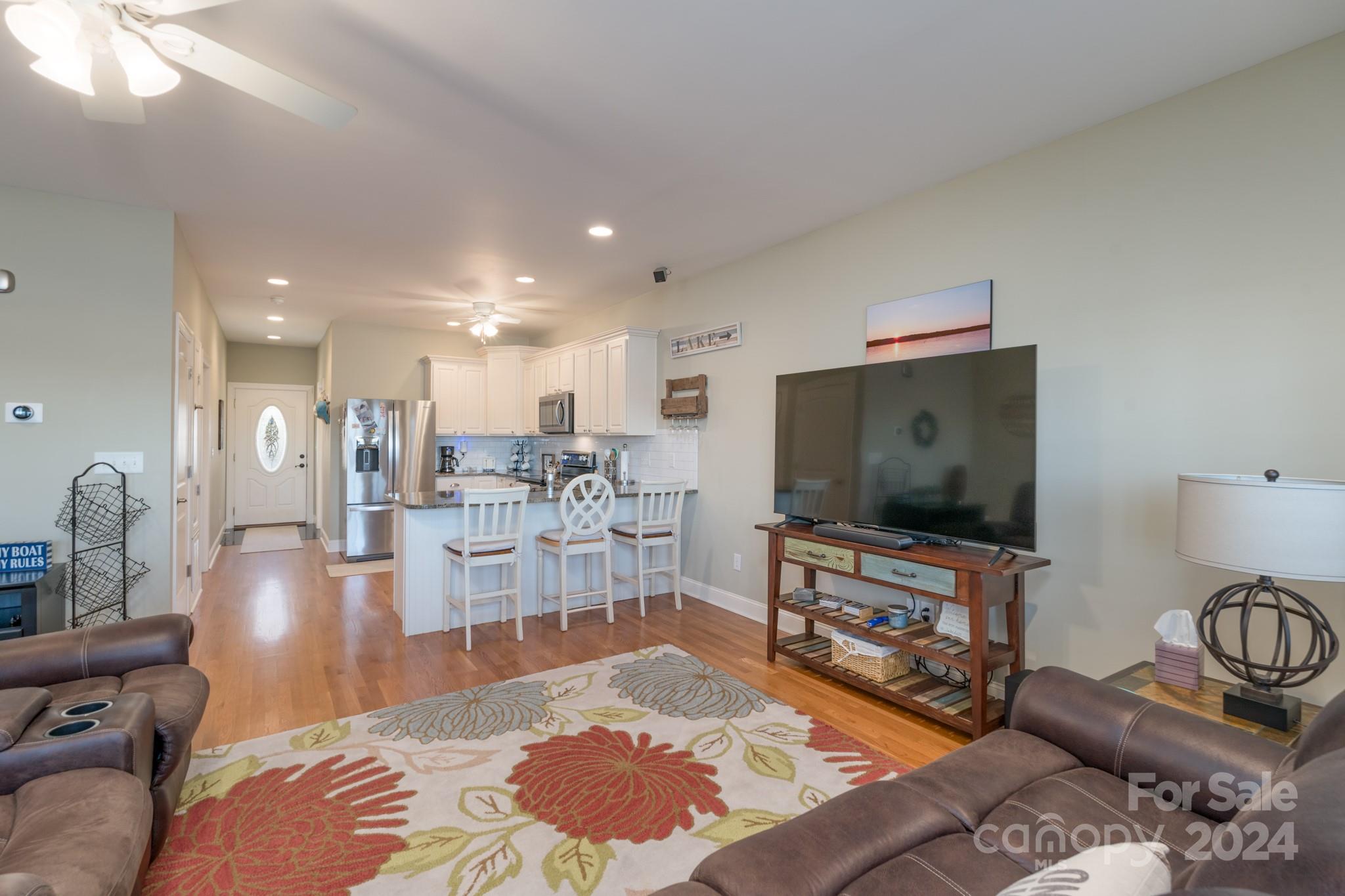 638 Deerfield Road