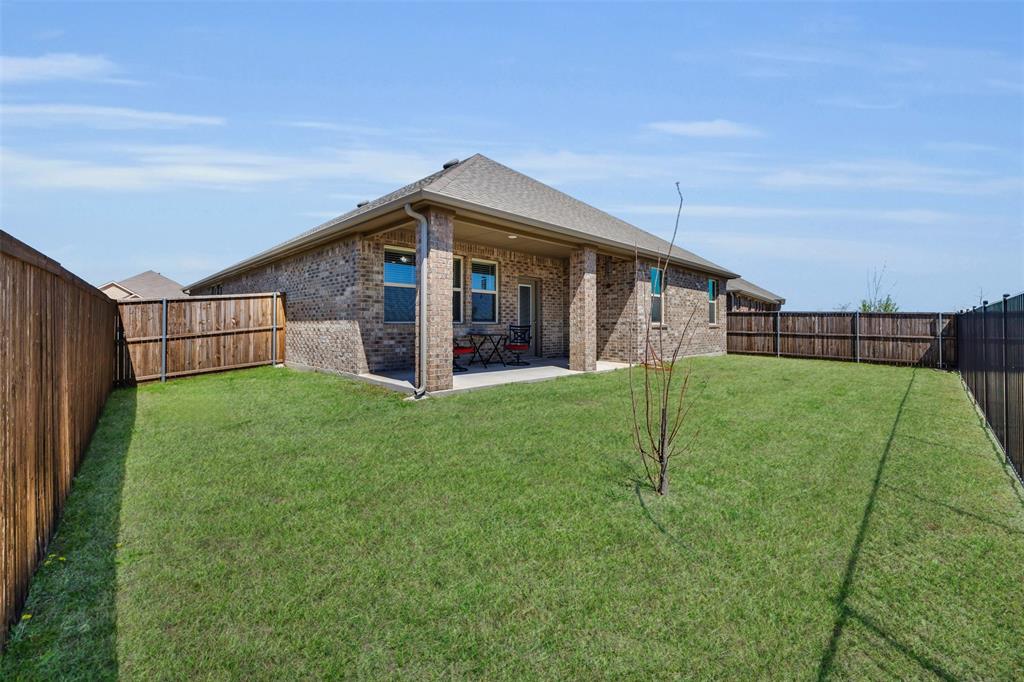 718 Fort Lane