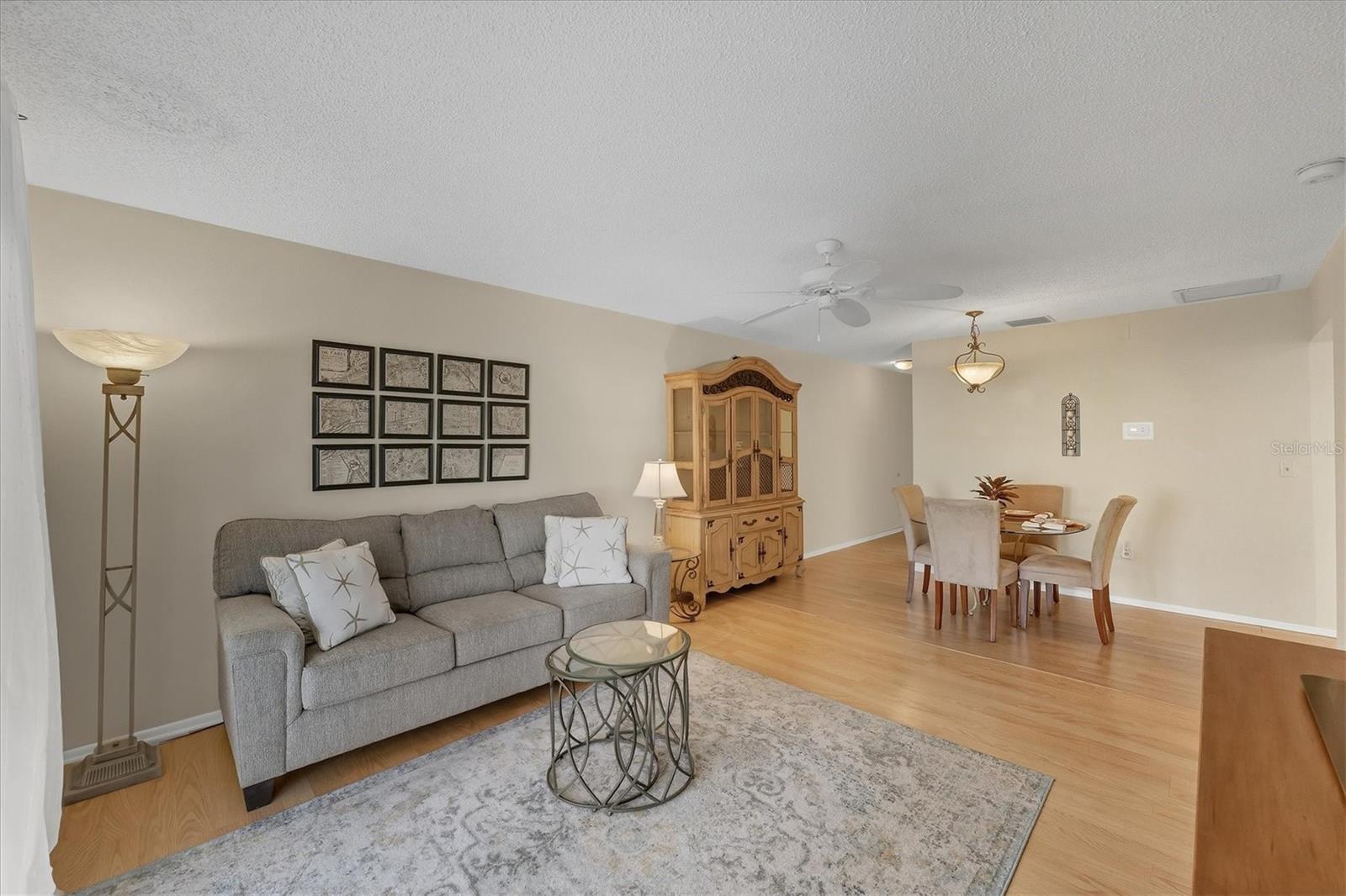 390 301 Boulevard W 27C