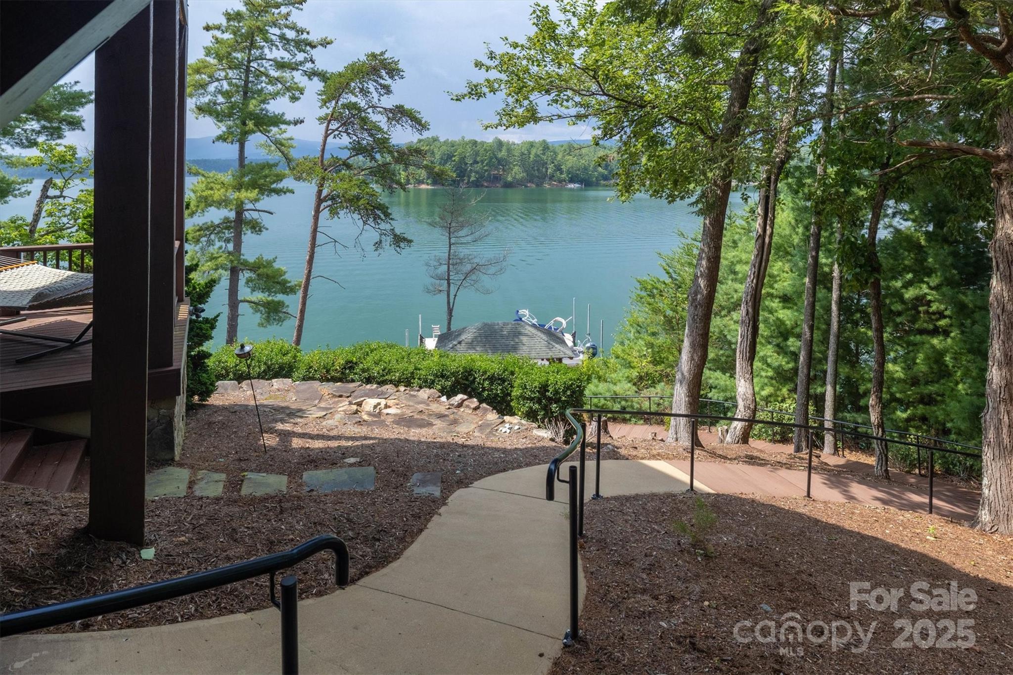 5140 Beech Bluff Drive