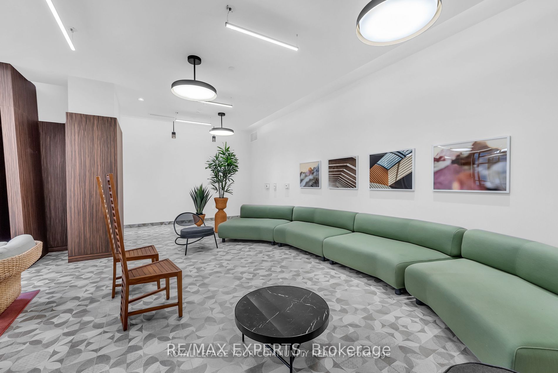 9 Tecumseth St 1115