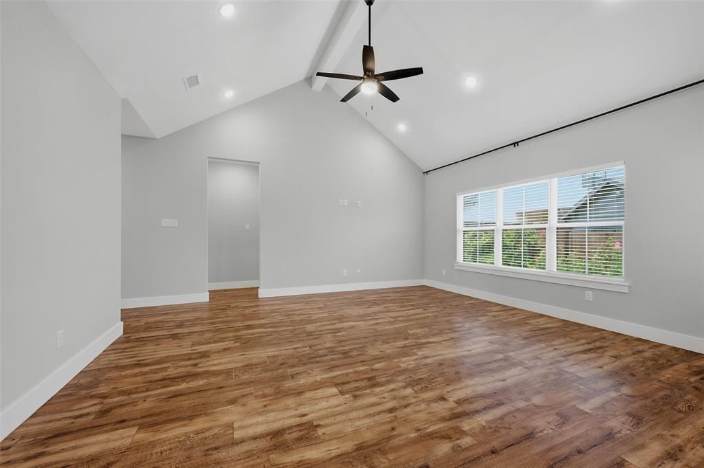 4919 Dry Creek