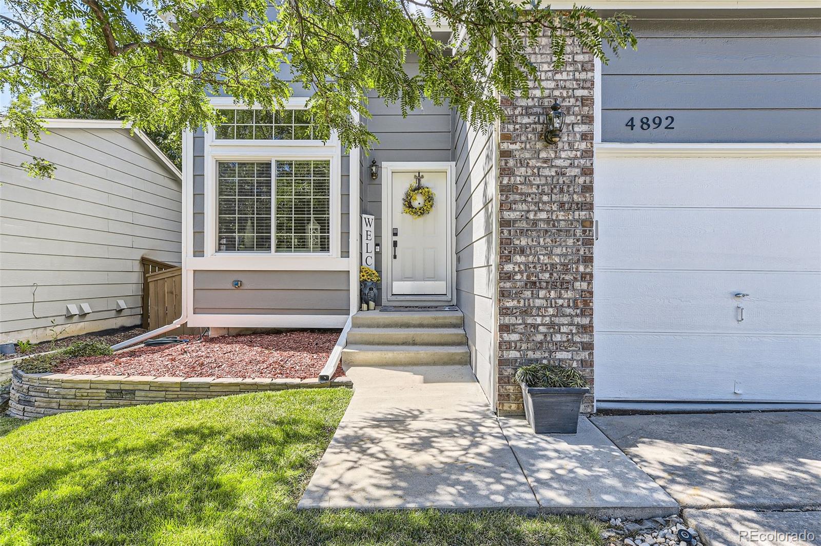 4892 Collinsville Place